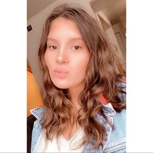 Meet your Posher, Victoria